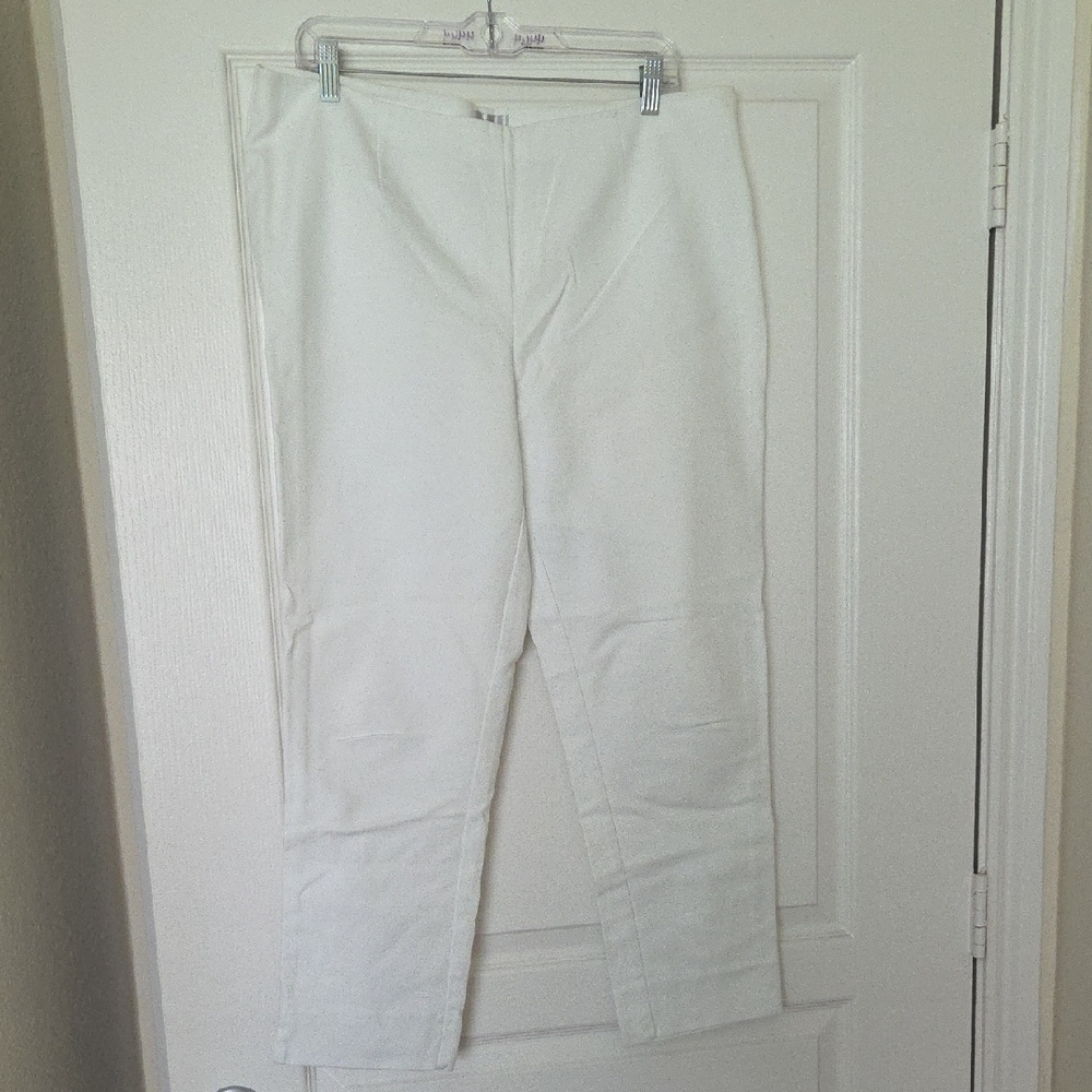 Chico's White Cropped Ankle Pants Tailored Fit